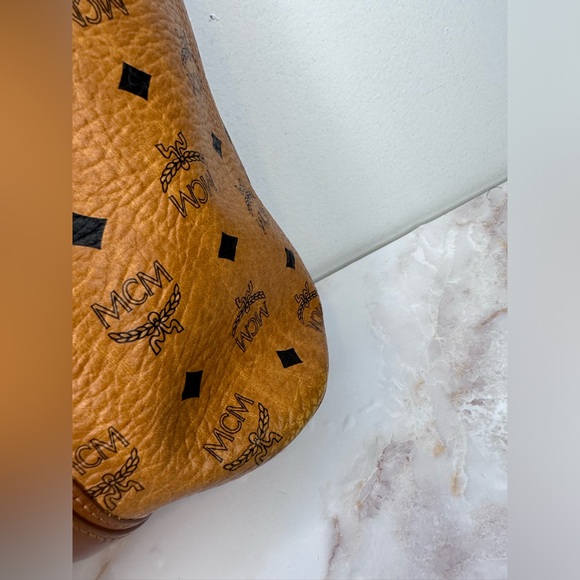 MCM Visetos Tote - Picture 9 of 9